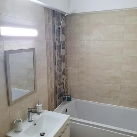 Garsoniera Bya Mamaia Nord-navodari Διαμέρισμα